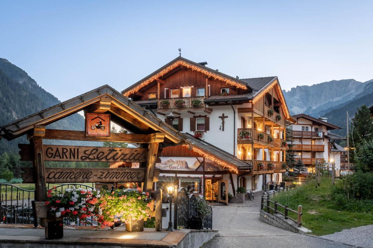 坎皮泰洛迪法萨Garni Letizia住宿加早餐旅馆 外观 照片